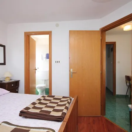 8094b Apartment Beli