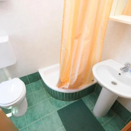 8094b Apartment *