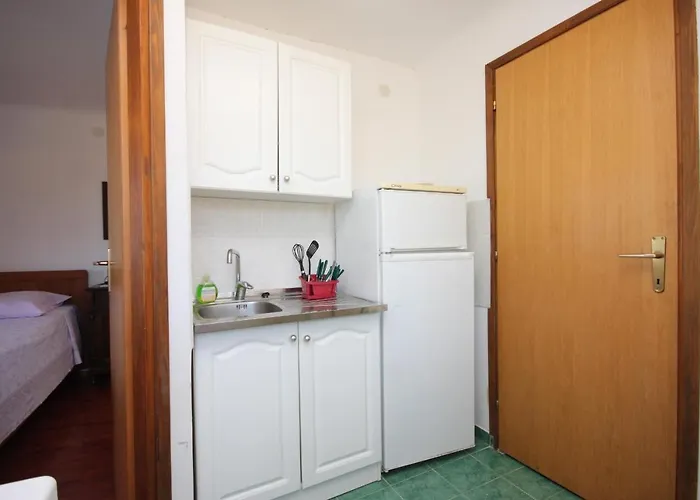 8094b Apartment Beli